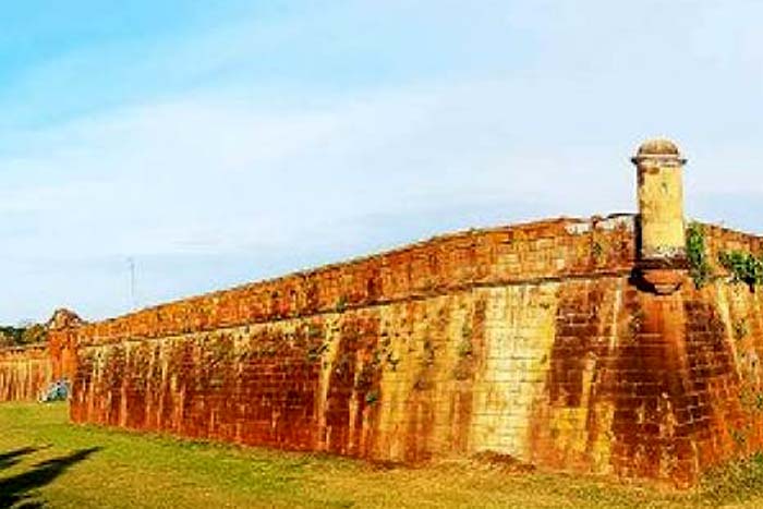 Universidade paranaense faz exposição de fotografias mostrando mais antigo monumento histórico de Rondônia