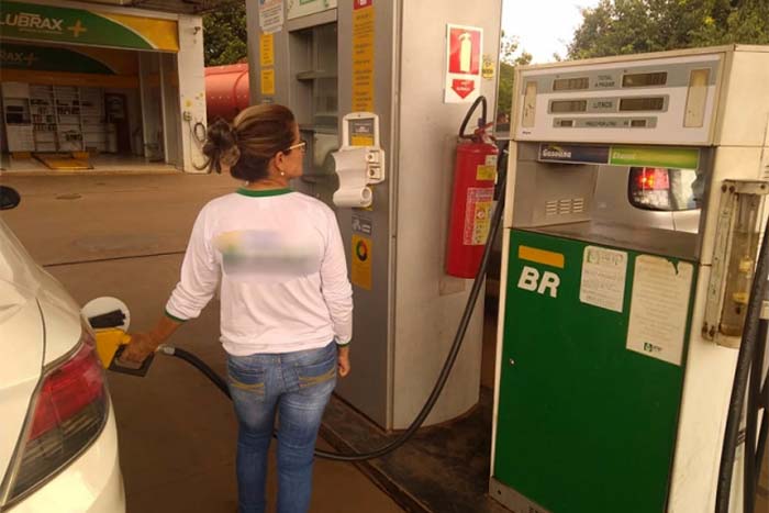Alta exorbitante no preço da gasolina e postos fechados demonstram que crise no setor continua