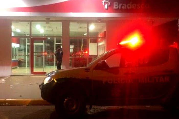 Bandidos invadem agência bancária na região Central de Porto Velho