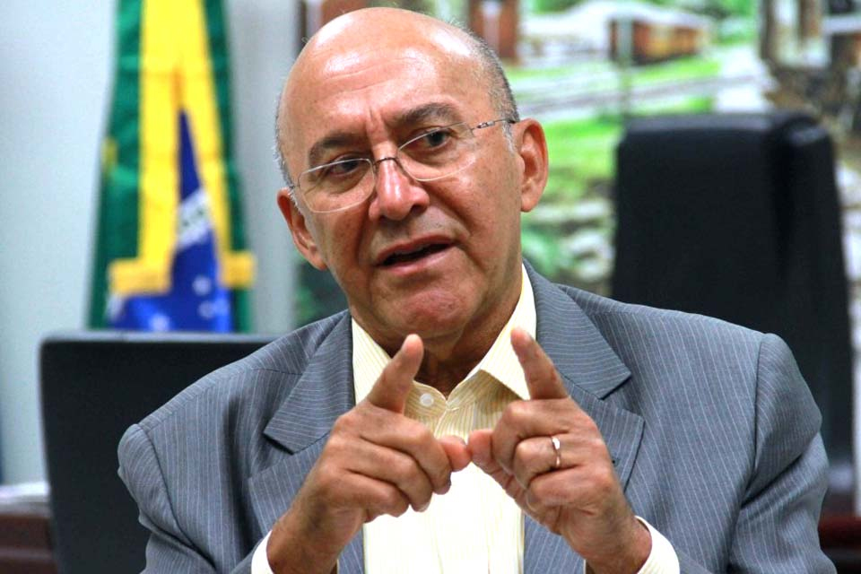 Em texto sobre penitenciárias brasileiras, senador Confúcio Moura critica o Tribunal de Contas: ‘‘cruza os braços e deixa um presídio inacabado por cinco, dez, quinze anos’’