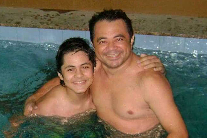Lucas Veloso resgata foto com o pai, Shaolin, morto em 2014