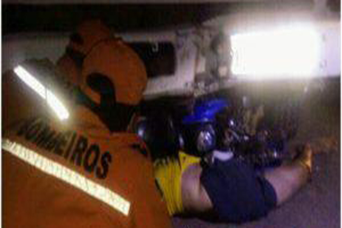 Motociclista morre após bater de frente com caminhão em Cerejeiras