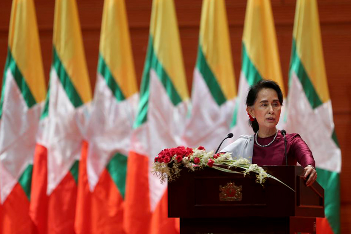 Líder de Mianmar diz que está ao ‘lado dos que sofrem’