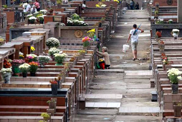 Doria impõe: pobres serão enterrados em pé para ocupar menos espaço em cemitérios
