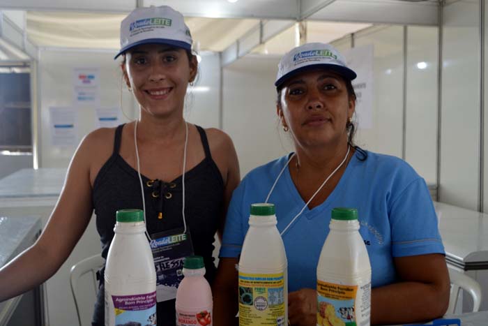 Família aumenta renda fabricando iogurte e vendendo para escolas da região