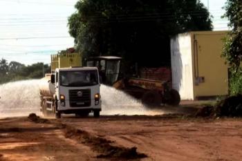 Prefeitura de Guajará-Mirim realiza limpeza do bairro Nossa Senhora de Fátima