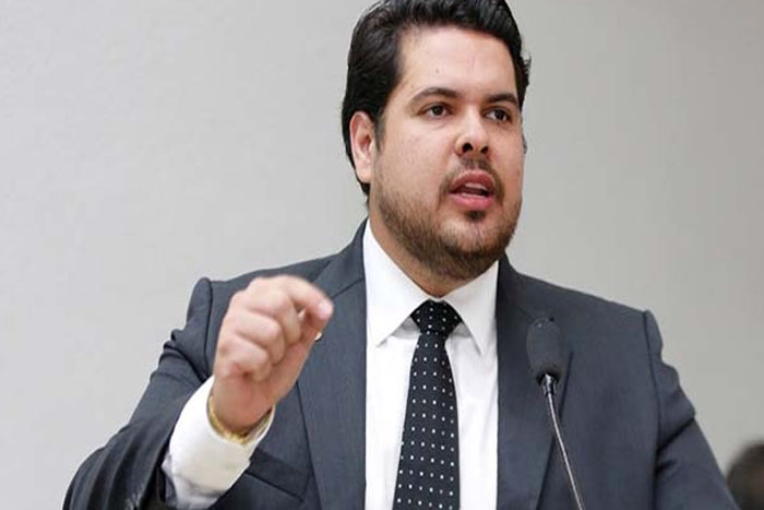 Deputado Jean Oliveira repudia reajuste tarifário anual da Ceron