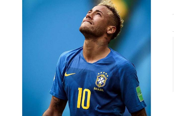 Após gol, Neymar posta ‘textão’ na internet: ‘Falar até papagaio fala’