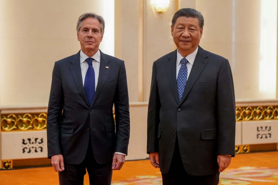 Secretário de Estado dos EUA se reúne com Xi e alerta sobre apoio da China à Rússia