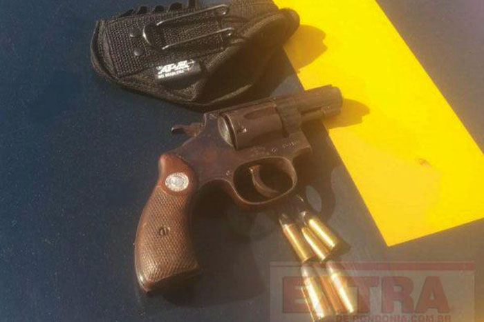 PRF prende motorista por porte ilegal de arma de fogo em Vilhena