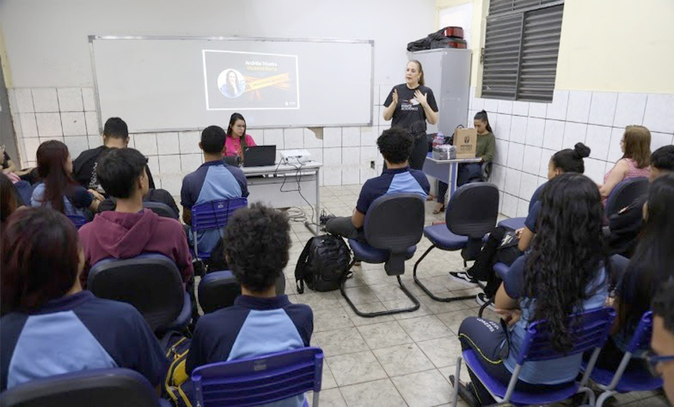 MPRO promove palestra em escola sobre responsabilidade no trânsito
