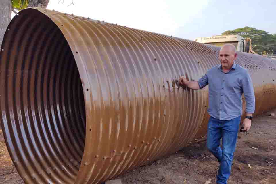 Corumbiara recebe mais 11 tubos armcos destinados pelo deputado Ezequiel Neiva