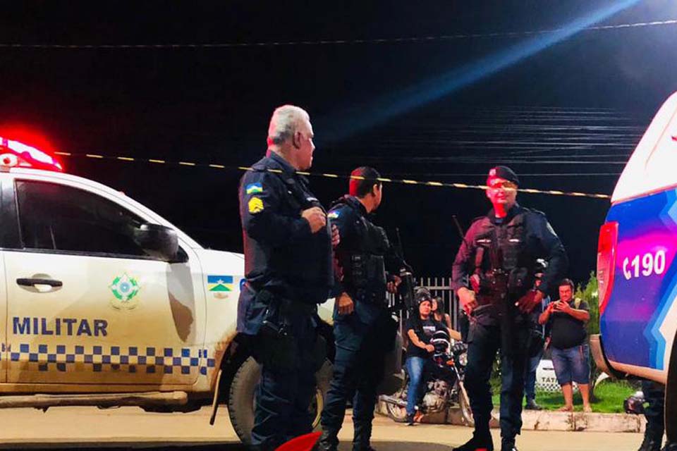 Cabeça de adolescente é arremessada para dentro de condomínio popular 