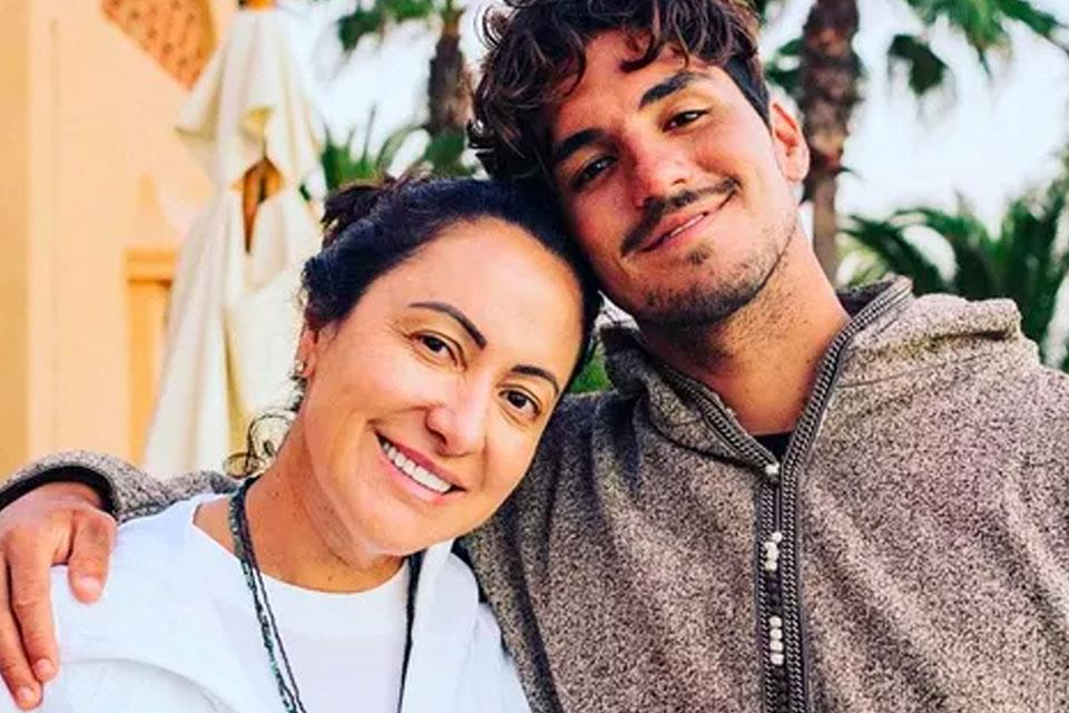 Mãe de Gabriel Medina tira nome de surfista da biografia no Instagram