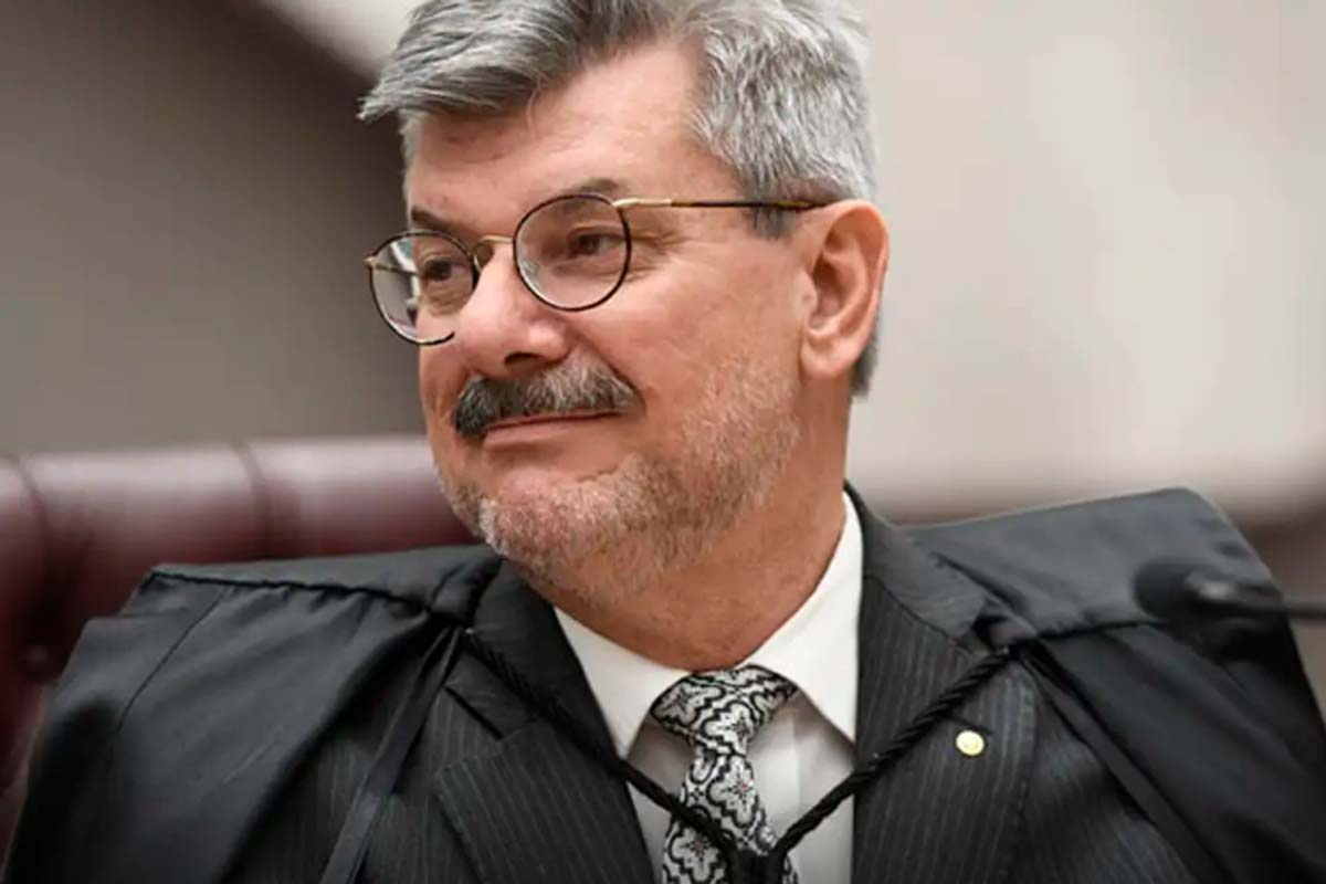 STJ condena ministro Marco Buzzi a perda de cargo por crimes sexuais