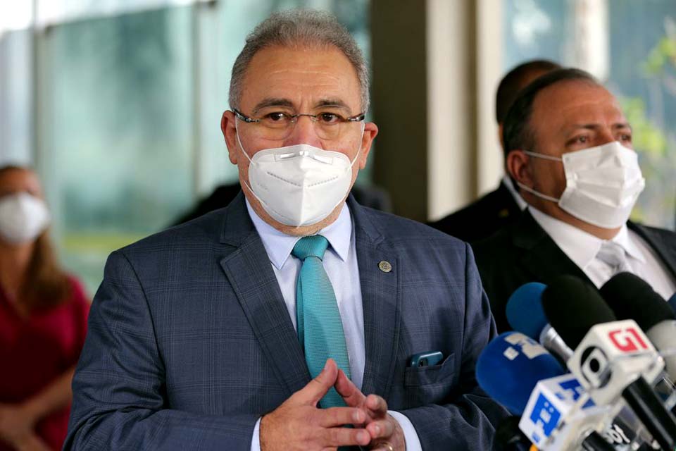 Queiroga defende distanciamento social para reduzir morte por covid-19