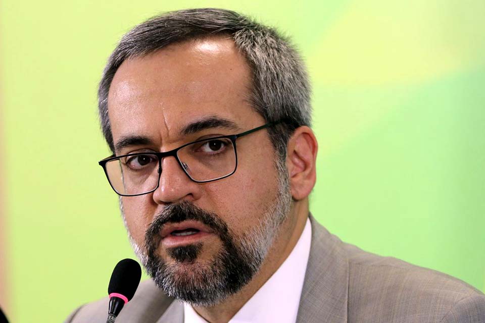 Weintraub divulga escolas cívico-militares para 2020