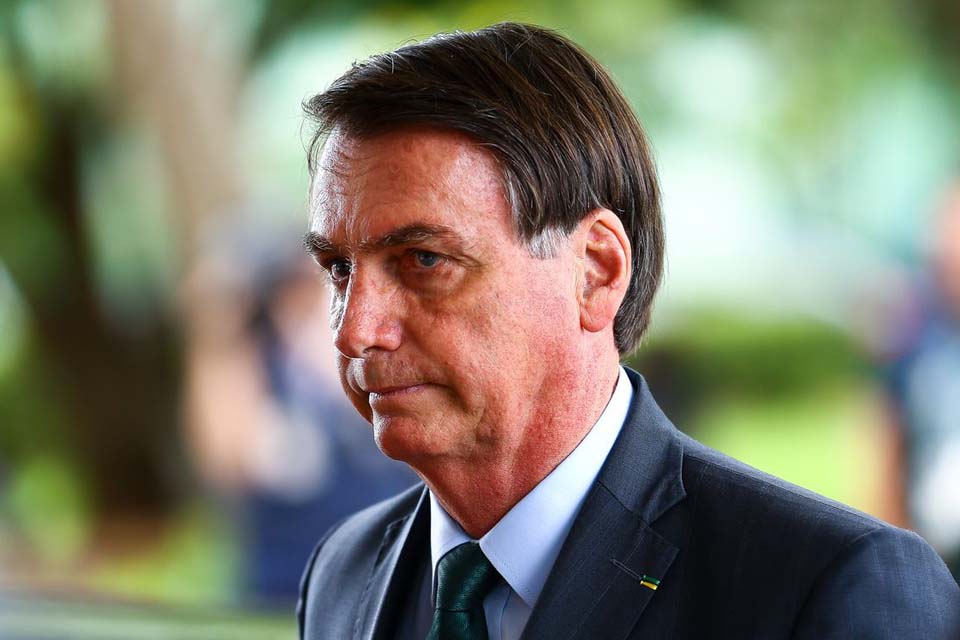 Bolsonaro coordena reunião ministerial no Palácio da Alvorada