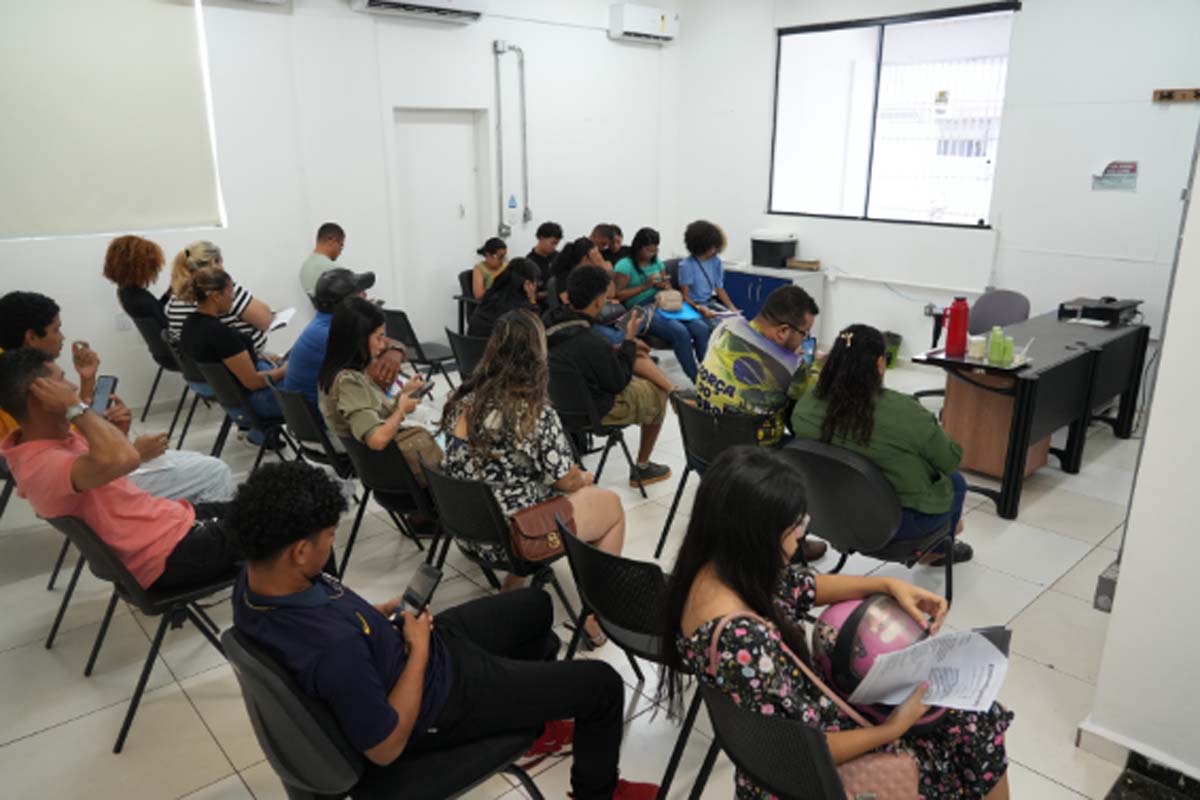 Mutirão de Empregos supera expectativa e atende mais de 240 candidatos em dois dias