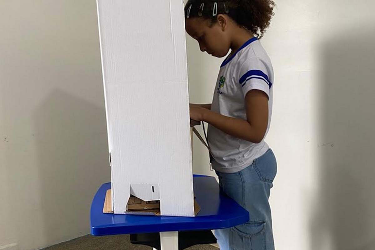 Prefeitura de Jaru realiza eleição dos vereadores mirins nas escolas do município