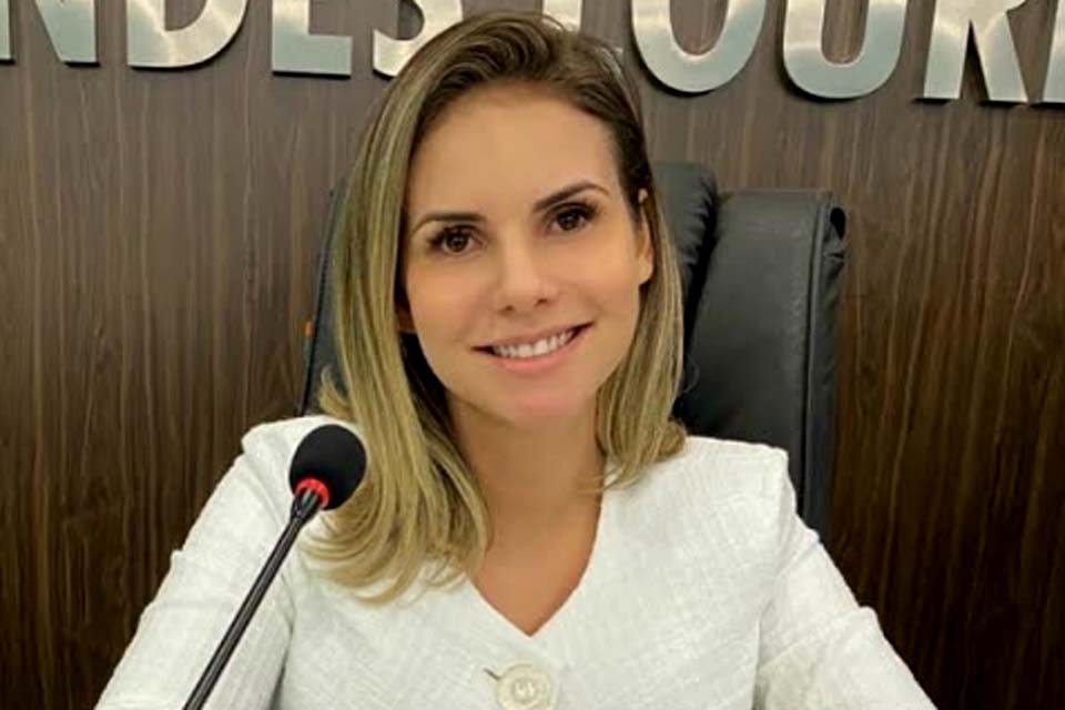 Patriota anuncia Carla Redano como pré-candidata a prefeita em Ariquemes