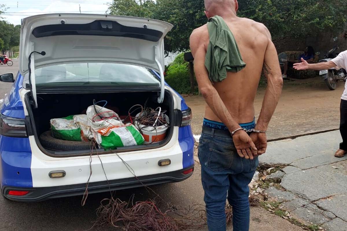 Suspeito conhecido como “Capacete” é preso após furtar e queimar fios