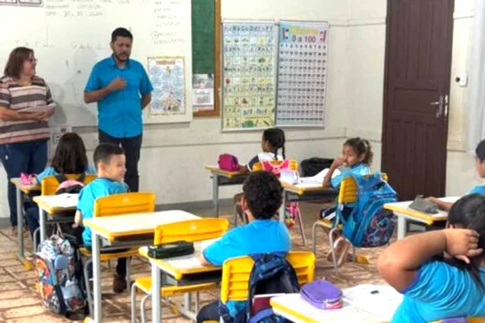 Secretaria Municipal de Educação realiza nesta quinta-feira (02) cerimônia de reconhecimento do SAERO