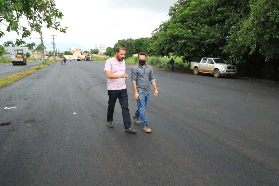 Prefeito Hildon Chaves afirma fechar 2021 com mais de 100 quilômetros de asfalto na capital, entre pavimentação e recapeamento