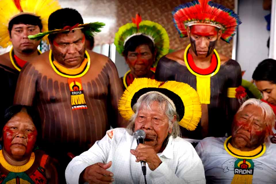 Cacique Raoni critica exploração de petróleo na Amazônia durante COP30