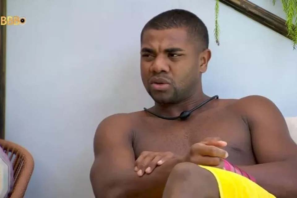 Campeão do 'BBB24', Davi perde milhares de seguidores após desabafo de Mani Reggo