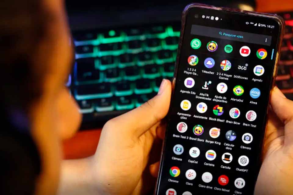 Câmara aprova urgência de projeto que combate adultização nas redes