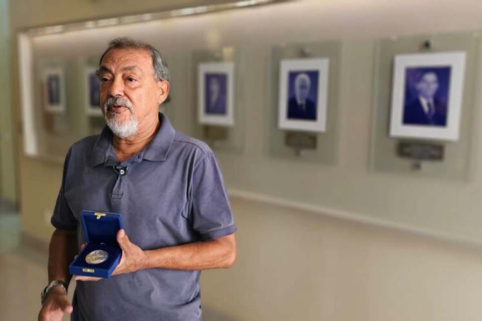 Emoção marca homenagem do TCE a fotógrafo histórico de Rondônia