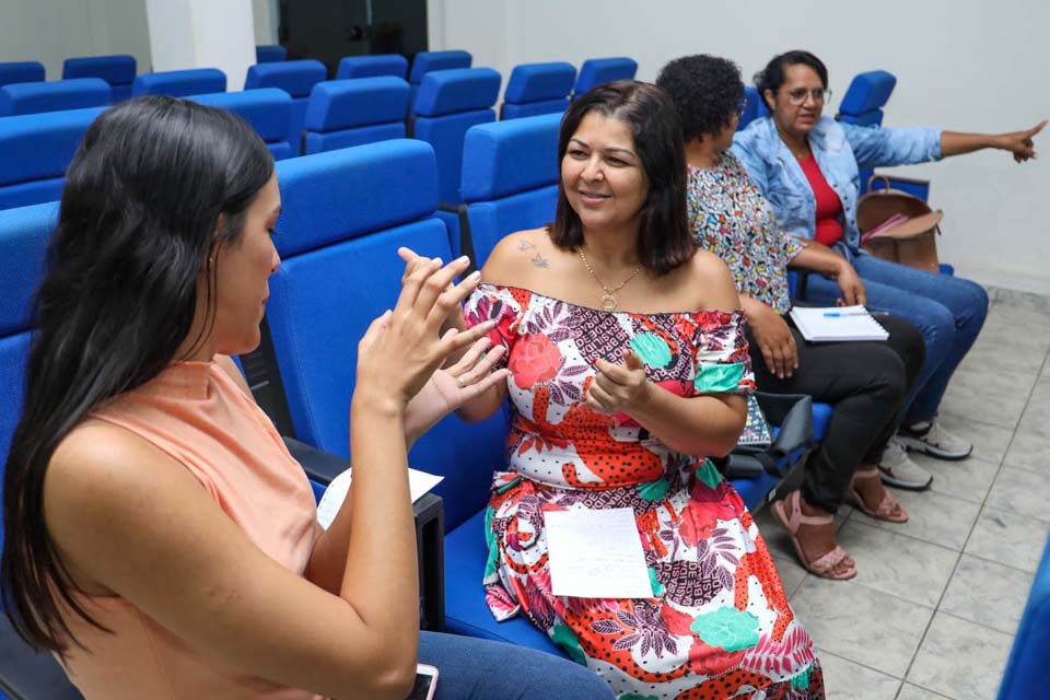 Semed retorna às aulas do curso Intermediário de Libras