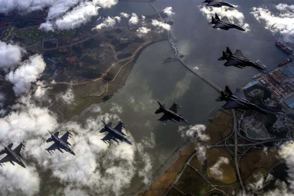 Força aérea da Coreia do Sul dispara tiros de alerta após drones norte-coreanos violarem espaço aéreo