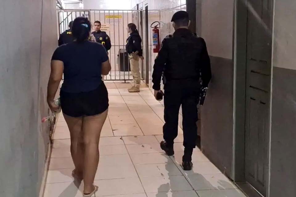 Professor é esfaqueado pela esposa durante discussão em residência