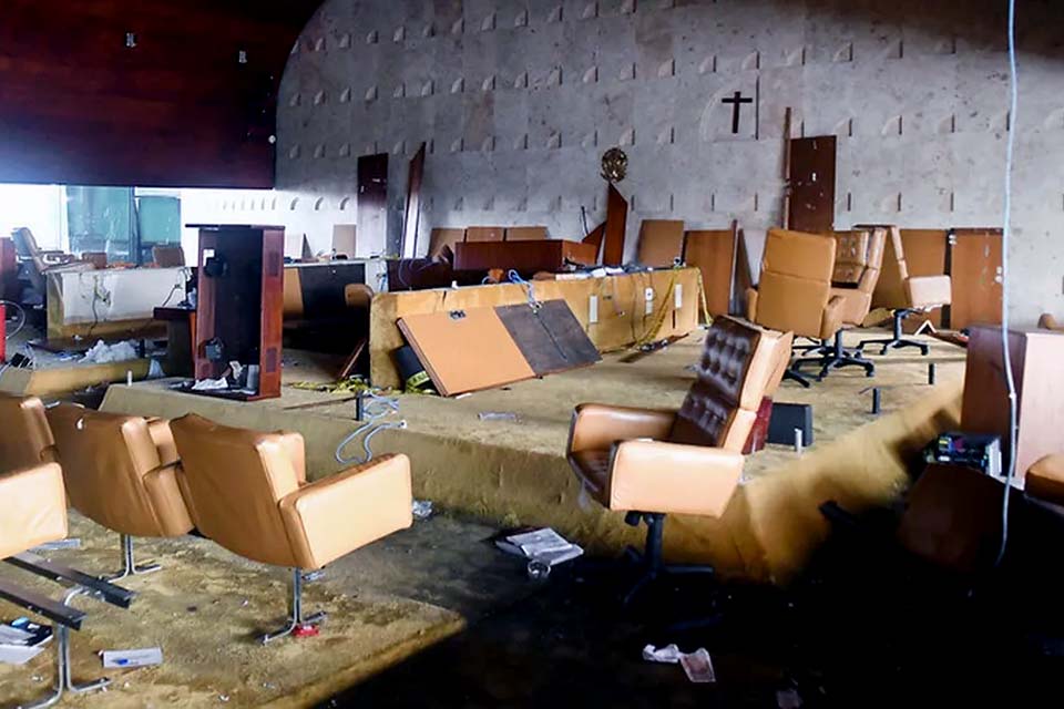 Governo anuncia projetos de lei para endurecer combate a crimes contra democracia