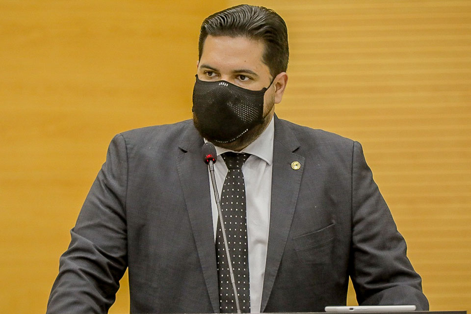 Castanheiras agradece deputado Jean Oliveira por emenda para a realização do Torneio de Futebol no município