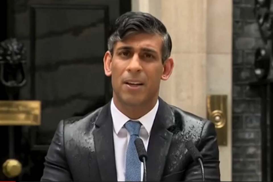 Sunak despede-se do governo britânico e da liderança do partido