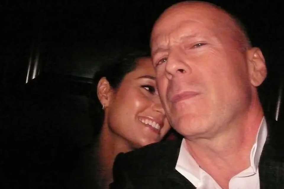 Esposa de Bruce Willis desabafa sobre demência do ator: “Vivemos um luto diário”