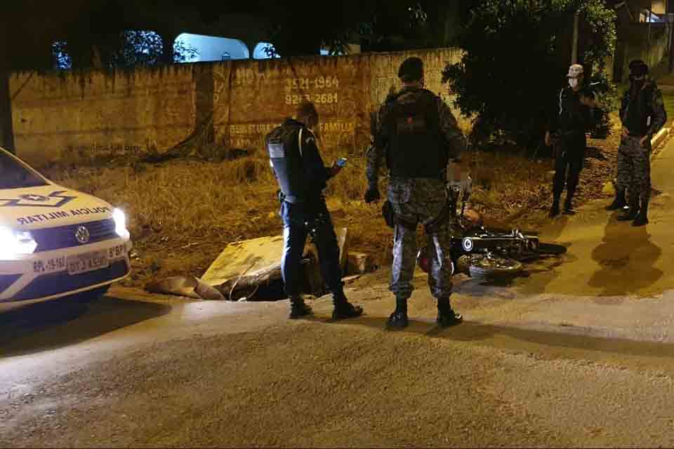 Motociclista sofre acidente após desobedece ordem de parada da PM