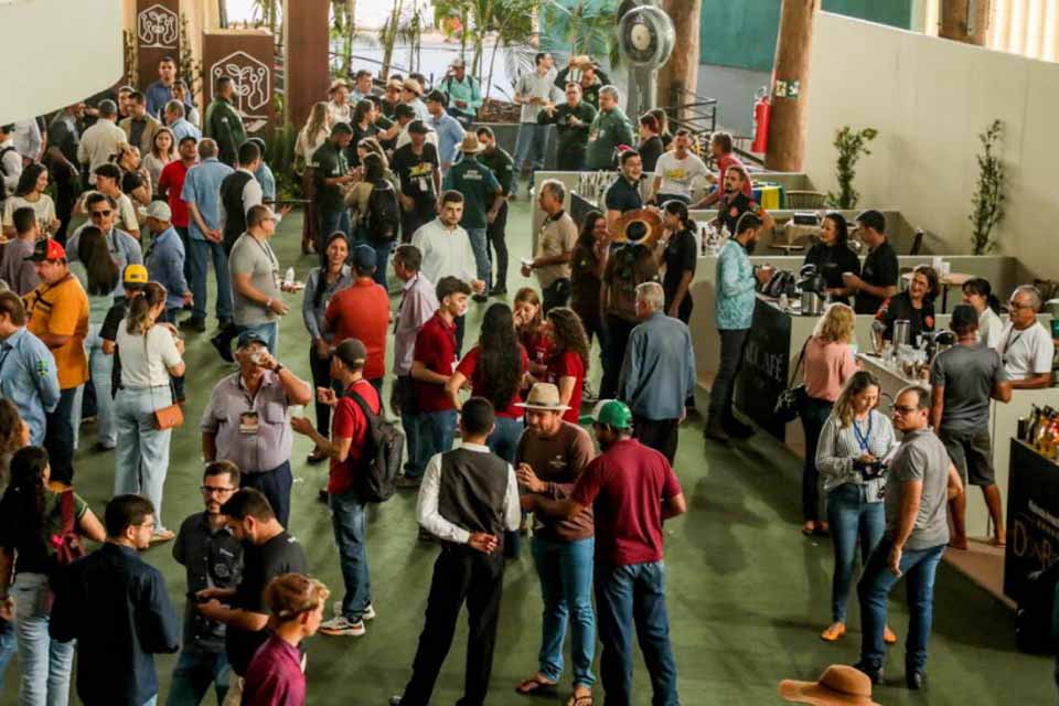 Com premiação recorde, governo entrega mais de R$ 400 mil a cafeicultores no 10º Concafé