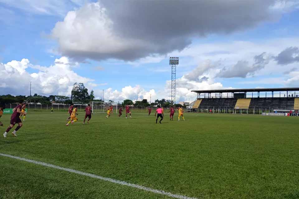 Vilhena recebe jogos das categorias de base de futebol no período de férias escolar