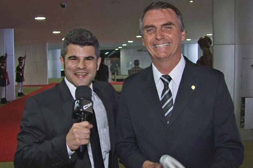Ex-CQC é expulso de grupo de WhatsApp e reclàma: '90% são eleitores de Bolsonaro'