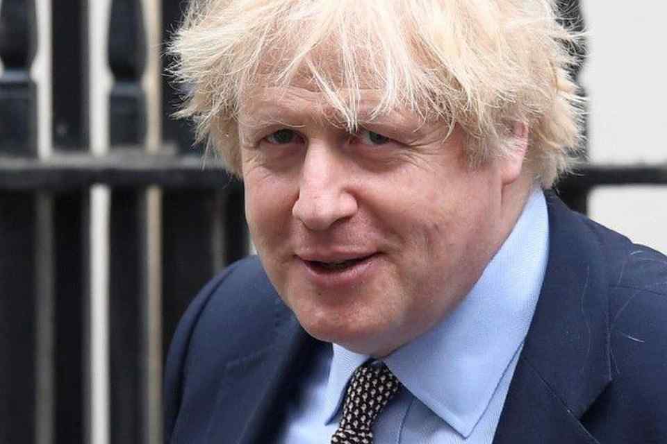 Vida normal não voltará pelo menos até novembro, diz premiê britânico