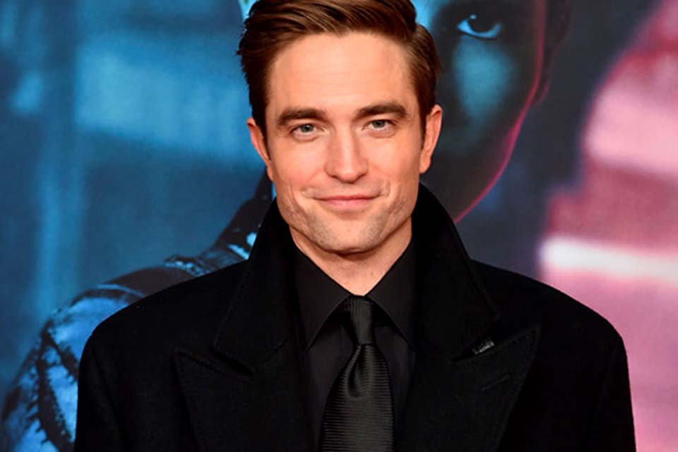 Robert Pattinson é eleito o homem mais bonito do mundo de acordo com a ciência