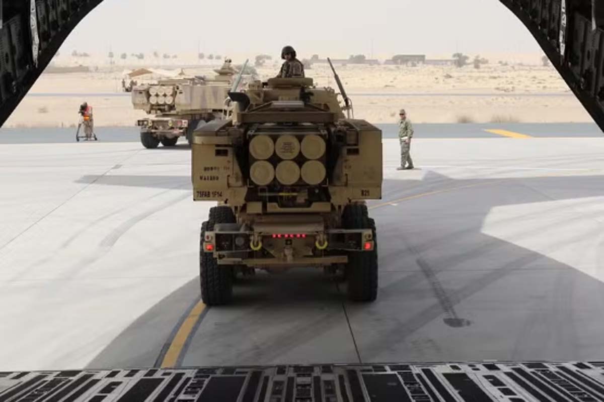 Irã diz que bombardeou base secreta dos EUA nos Emirados Árabes e alojamento de soldados no Bahrein