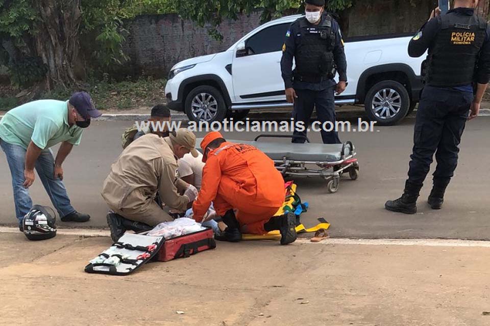 Colisão entre duas motos deixa uma mulher ferida em Jaru