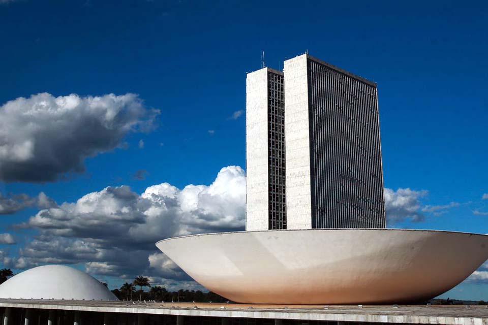 Câmara busca alternativas para retomar discussão de MP do Mandante