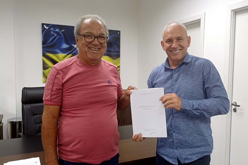 Ezequiel Neiva garante investimento para a construção de salas de aula para crianças com necessidades especiais