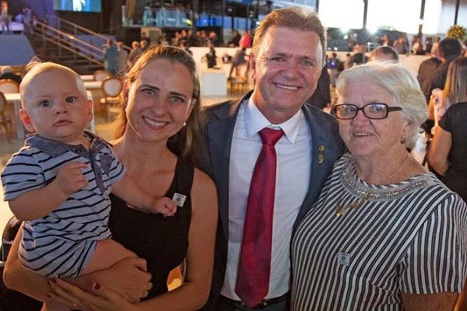 Deputado estadual Luizinho Goebel parabeniza todas as mães rondonienses